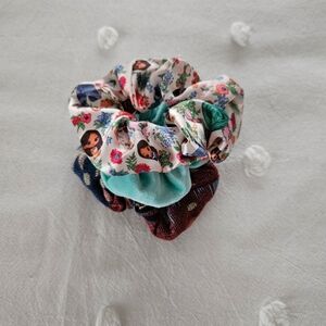 Disney Pocahontas Scrunchie Set
